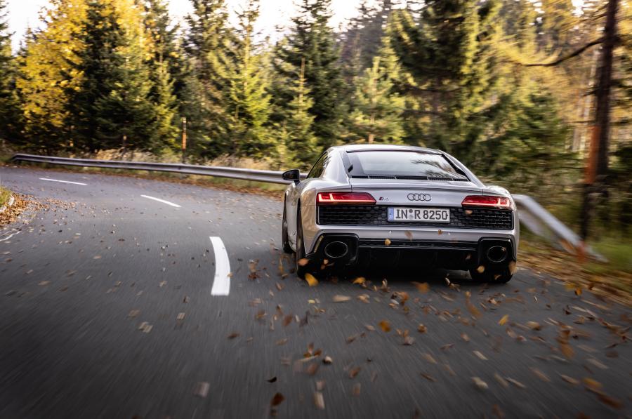 Audi R8 V10 RWD Coupe 2019 года  (WW) (фото 7 из 34)